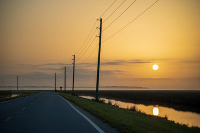 Road to to cedar island