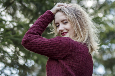 Side view of young woman 