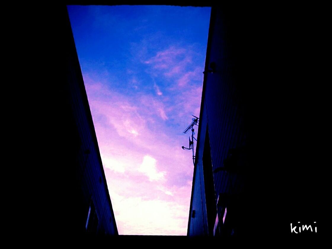 architecture, building exterior, built structure, low angle view, sky, city, building, modern, auto post production filter, cloud, cloud - sky, silhouette, office building, outdoors, no people, dusk, skyscraper, transfer print, window, city life