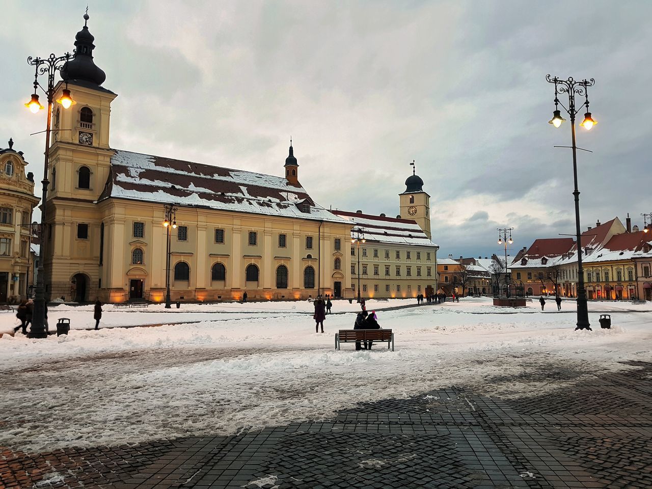 VIEW OF BUILDINGS IN CITY