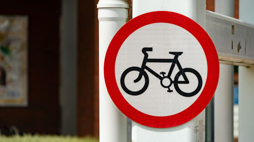 Bicycle lane sign in uk