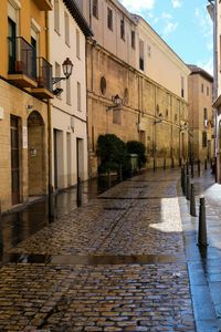 Narrow walkway in city