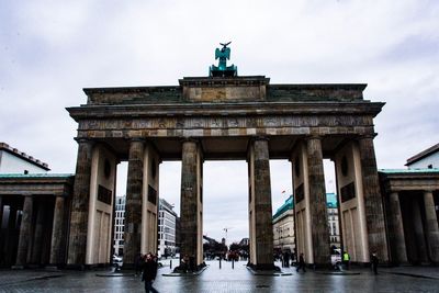 Brandenburg gate against sky in city