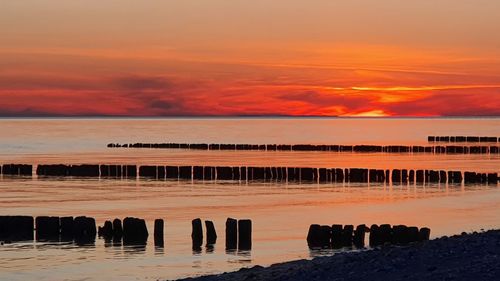 Sunset on rügen at the kreuzbuhne in dranske