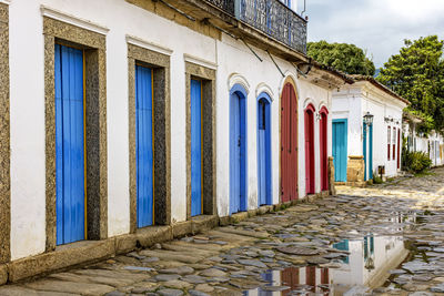 Old streets of the famous city of paraty on the coast of the state of rio de janeiro