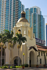 The spanish colonial revival style station opened on 1915.