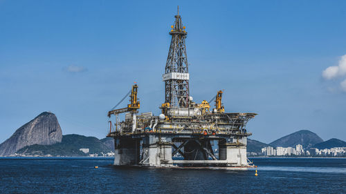 Offshore exploration platform for the oil industry in guanabara bay, rio de janeiro, brazil