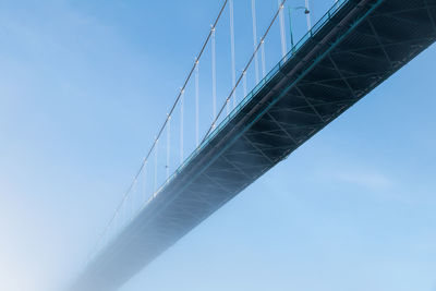 Lions gate bridge in the fog 