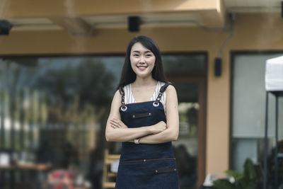 Portrait of a smiling young woman