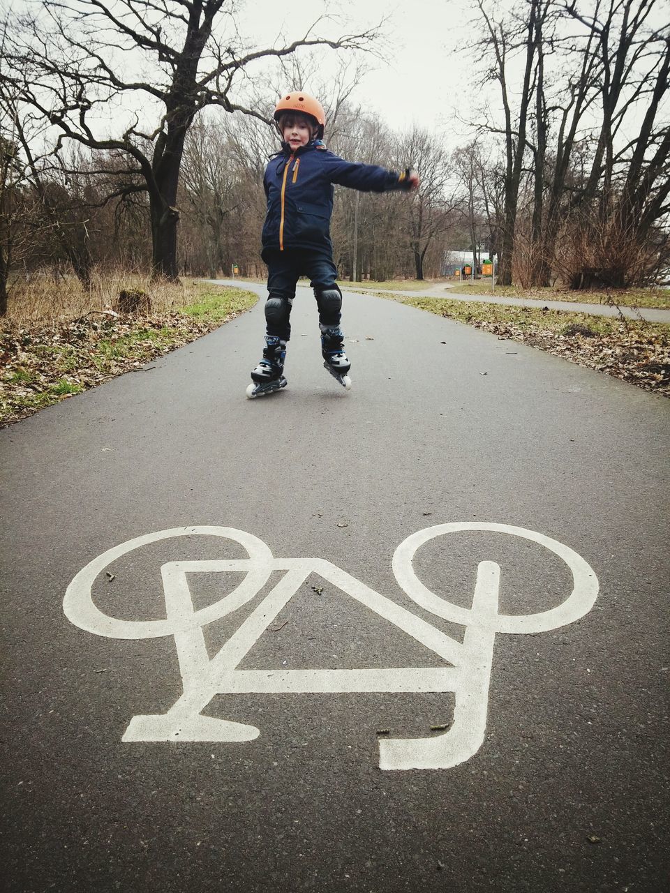 road, transportation, road marking, street, full length, road sign, the way forward, bicycle, communication, asphalt, cycling, lifestyles, tree, text, day, guidance, western script, sign