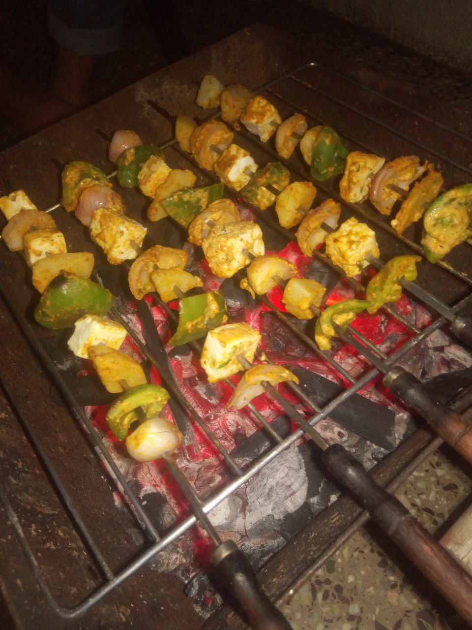 HIGH ANGLE VIEW OF FOOD ON BARBECUE GRILL