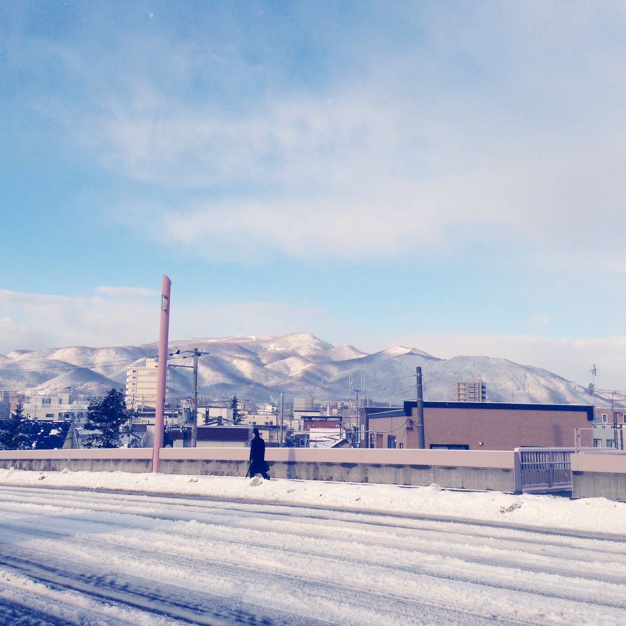 snow, winter, cold temperature, season, weather, mountain, sky, built structure, architecture, covering, building exterior, landscape, white color, nature, cloud - sky, covered, cloud, mountain range, snow covered