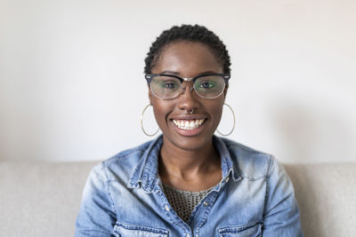 Portrait of a smiling young woman