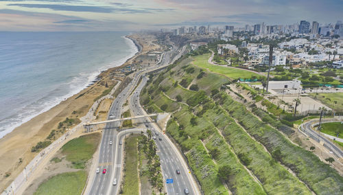 Expressway costa verde, at the height of the san isidro district in the city of lima