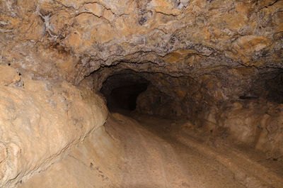 Rock formation in tunnel