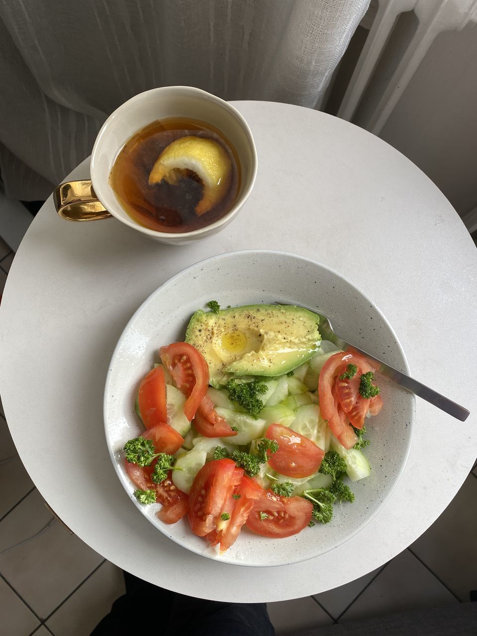 HIGH ANGLE VIEW OF FOOD IN BOWL