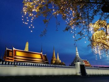 Exterior of the grand palace in bangkok