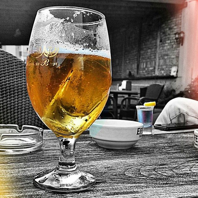 drink, food and drink, refreshment, drinking glass, table, alcohol, indoors, freshness, still life, glass - material, wineglass, close-up, transparent, glass, wine, restaurant, beer glass, drinking straw, alcoholic drink, cocktail