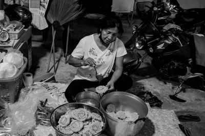  woman preparing food