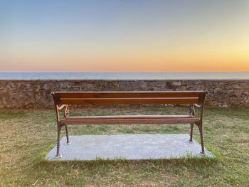 Empty bench in park