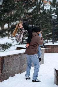 Outdoors valentines day date ideas for couples. winter love story. cold season dating for couples