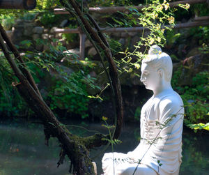 Statue of a young woman