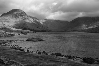 View of wastwater with the mountain backdrop in black and white