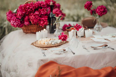 Close-up of rose bouquet on table