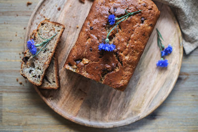 Close-up of cake on cutting board