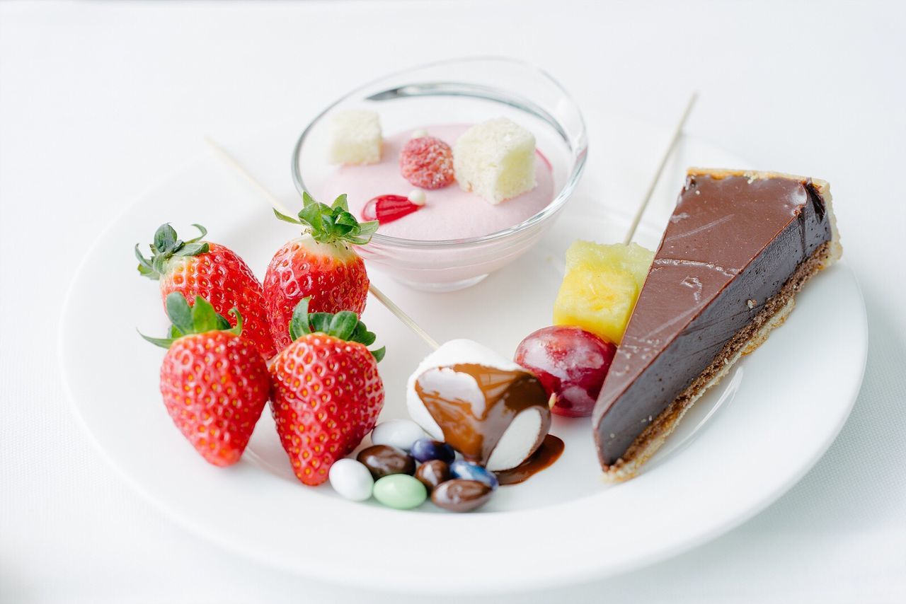 food and drink, food, freshness, indoors, plate, sweet food, still life, ready-to-eat, fruit, indulgence, dessert, healthy eating, strawberry, table, white background, close-up, serving size, studio shot, temptation, breakfast