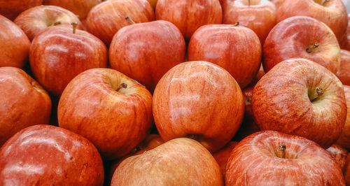 Close up full frame shot of apple for sale at market stall