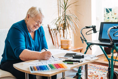 Hobby ideas for older people. retirement hobbies, pastimes for seniors. activities for seniors with