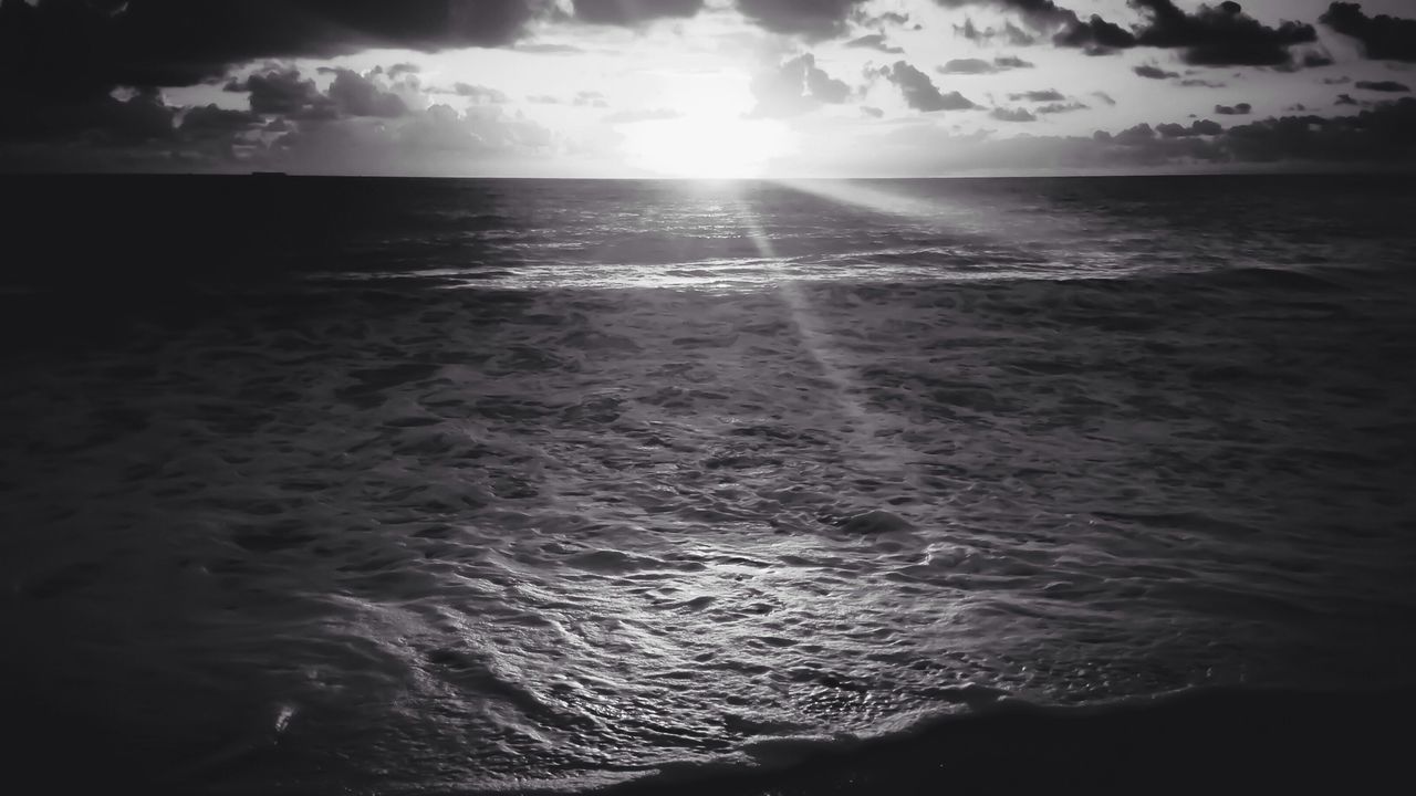 sea, water, horizon over water, tranquil scene, tranquility, scenics, sky, beauty in nature, sun, beach, sunlight, nature, sunbeam, reflection, rippled, idyllic, shore, seascape, wave, waterfront