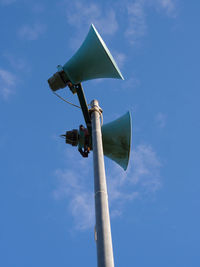 Loud speakers on a metal pole