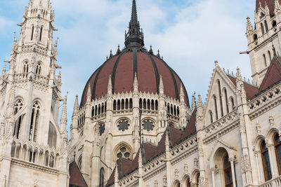 Beautiful architecture of famous hungarian parliament building in budapest, hungary