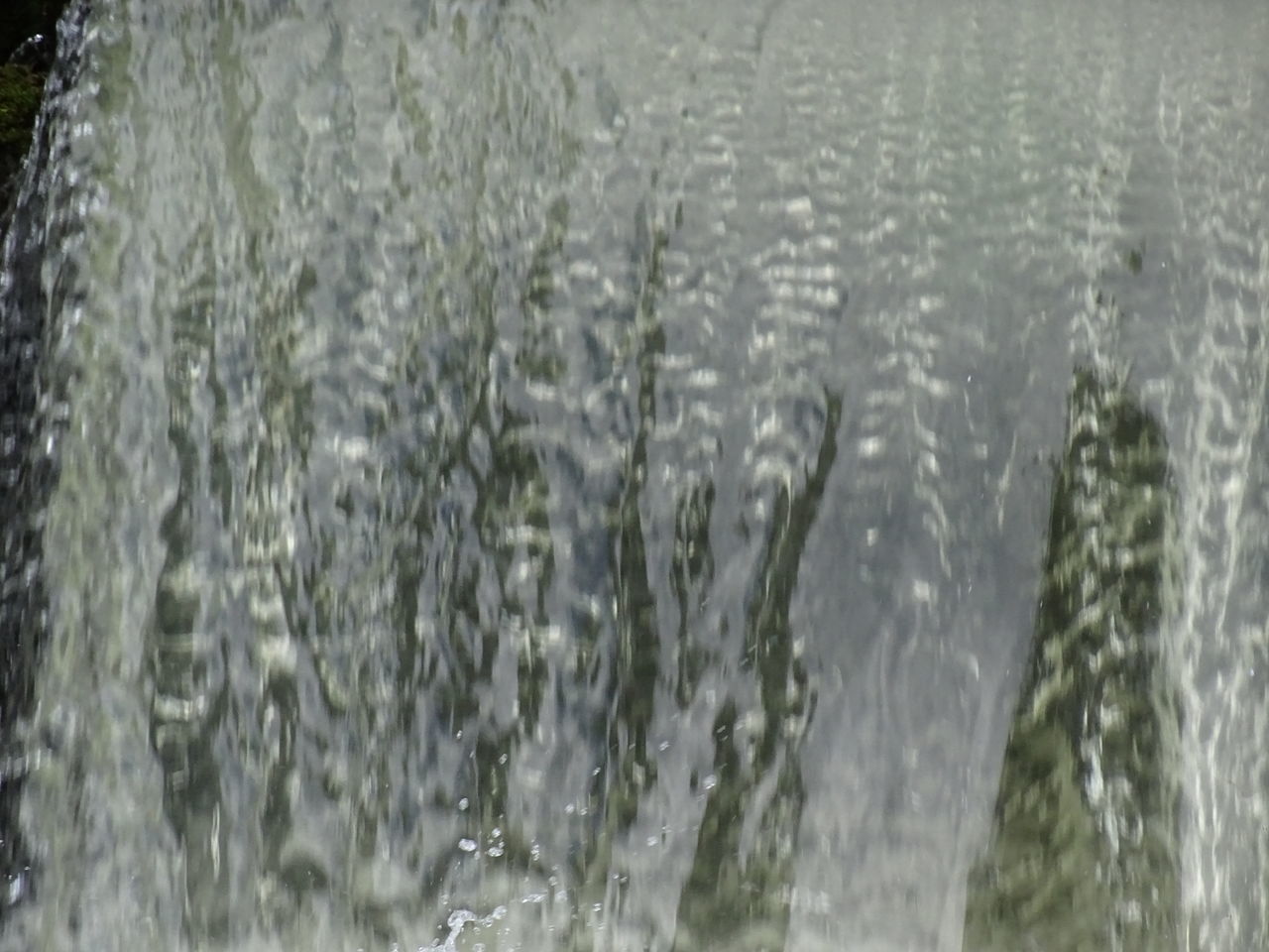 FULL FRAME SHOT OF WATER FLOWING IN SEA