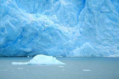 Perito moreno glacier front wall, los glaciares national park, el calafate, patagonia, argentina