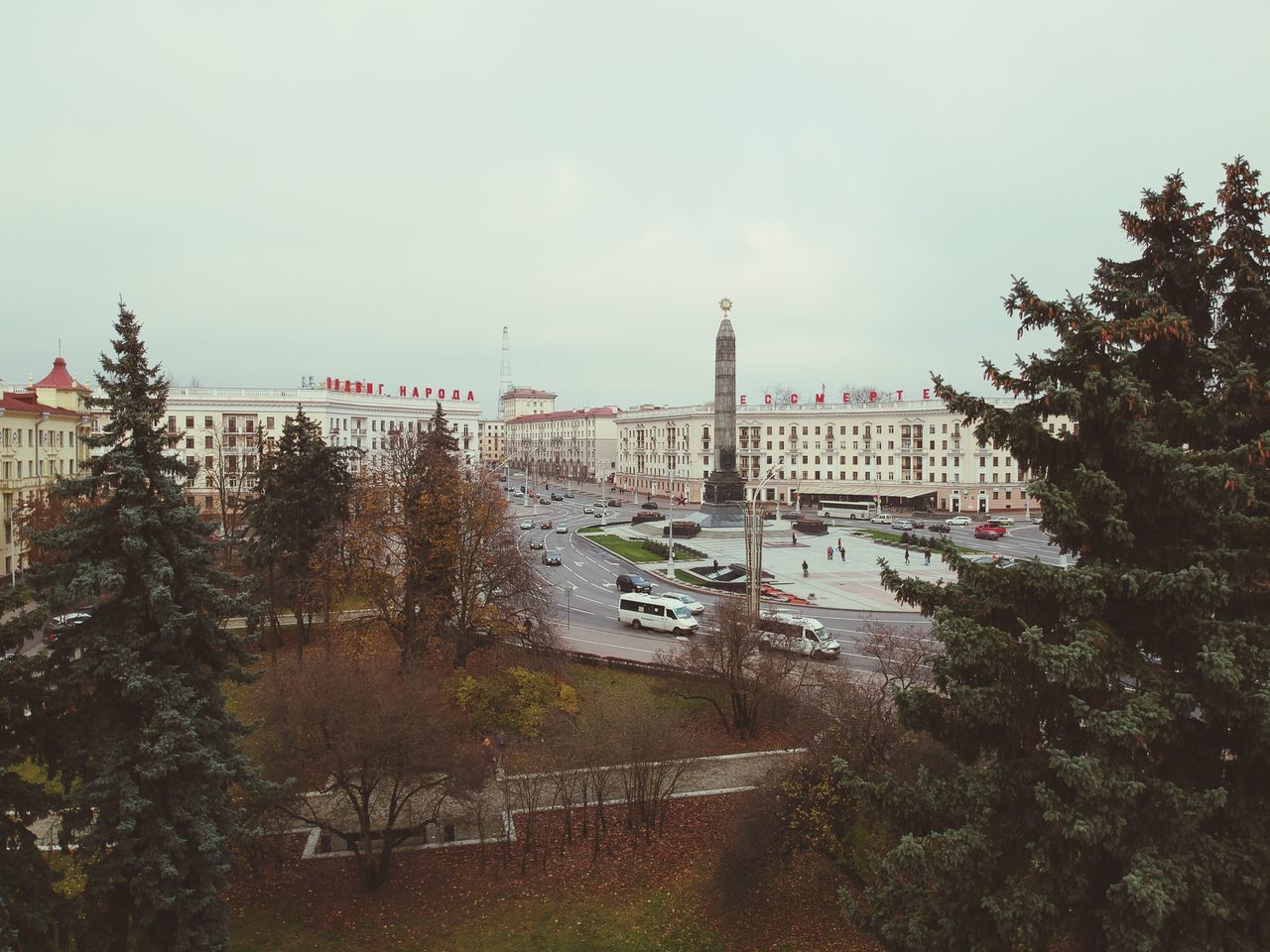 VIEW OF BRIDGE IN CITY