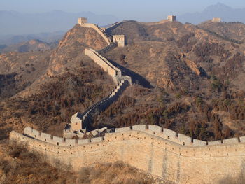 Great wall of china on mountain range