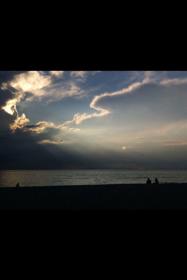 sea, water, horizon over water, sky, silhouette, beach, scenics, tranquil scene, tranquility, beauty in nature, cloud - sky, sunset, shore, nature, cloud, idyllic, unrecognizable person, incidental people, outdoors