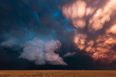 Stormy sunset sky with dramatic mammatus clouds in lubbock, texas.