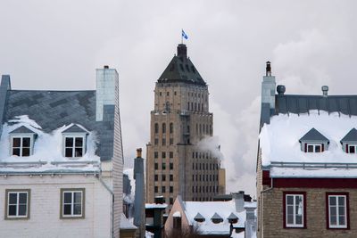 Édifice price seen from old quebec 