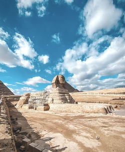 Sphinx and the pyramids of giza