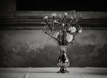 Close-up of flowers in vase