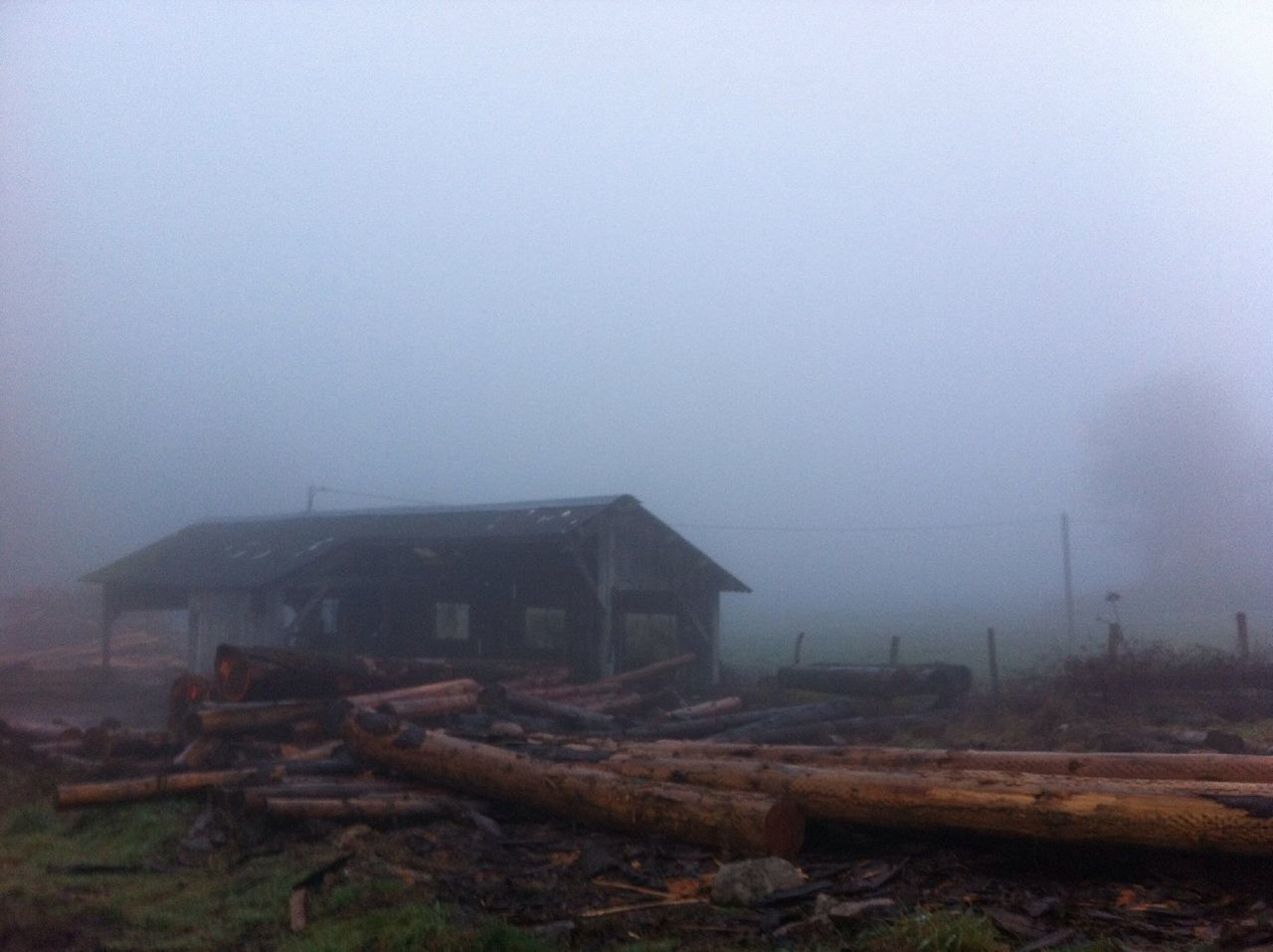 fog, foggy, weather, built structure, architecture, copy space, building exterior, landscape, sky, field, nature, overcast, house, tranquility, day, tranquil scene, no people, outdoors, abandoned