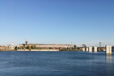 Bridge over the dnieper. kiev cityscape