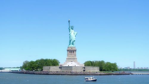 Statue of liberty against sky