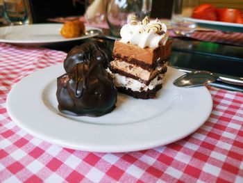 Close-up of cake in plate on table