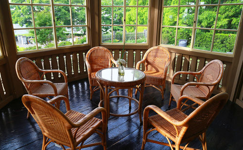 Chairs and tables in the sunroom