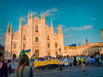 People in front of cathedral
